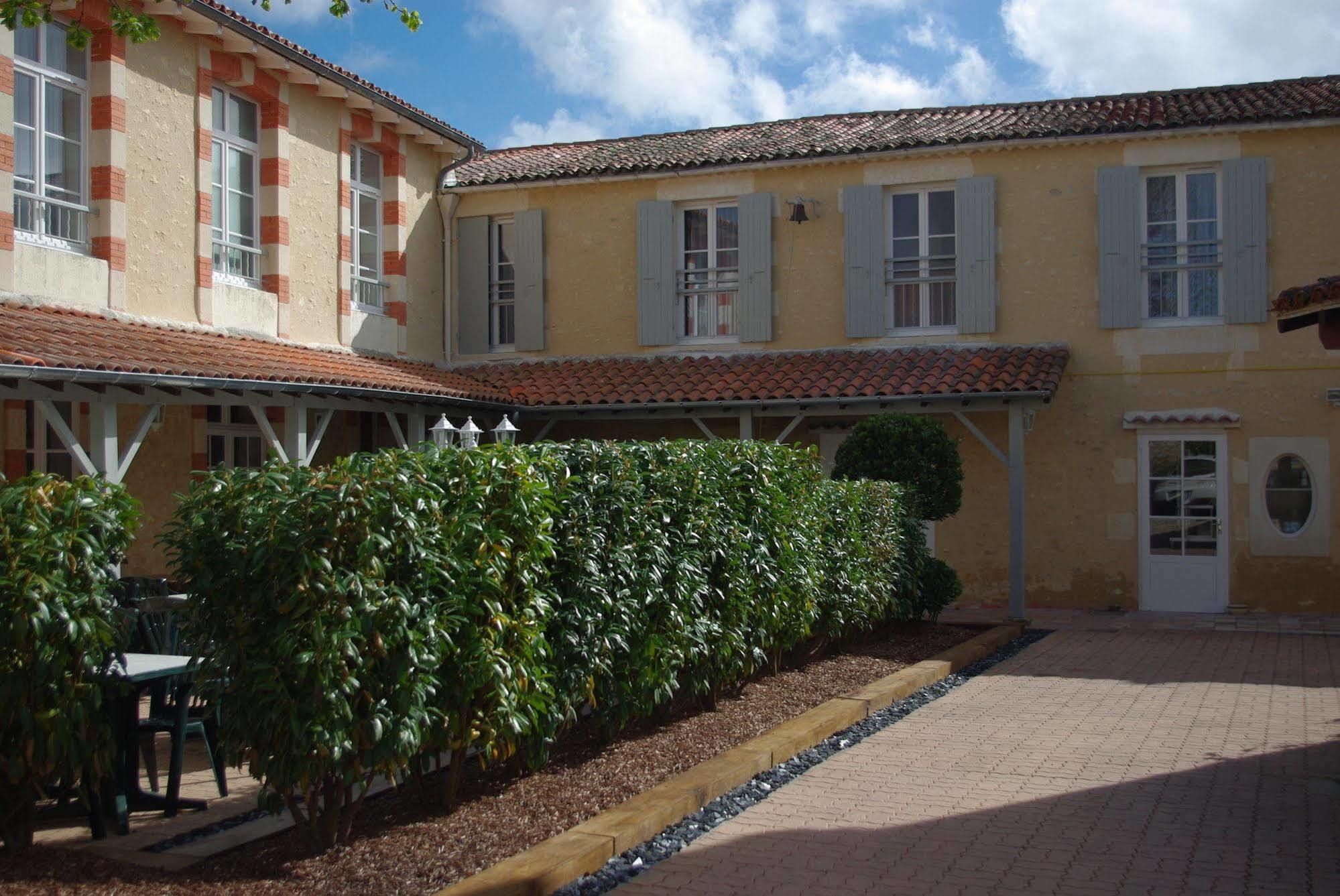 Cit'Hotel Le Commerce Saujon Exterior foto