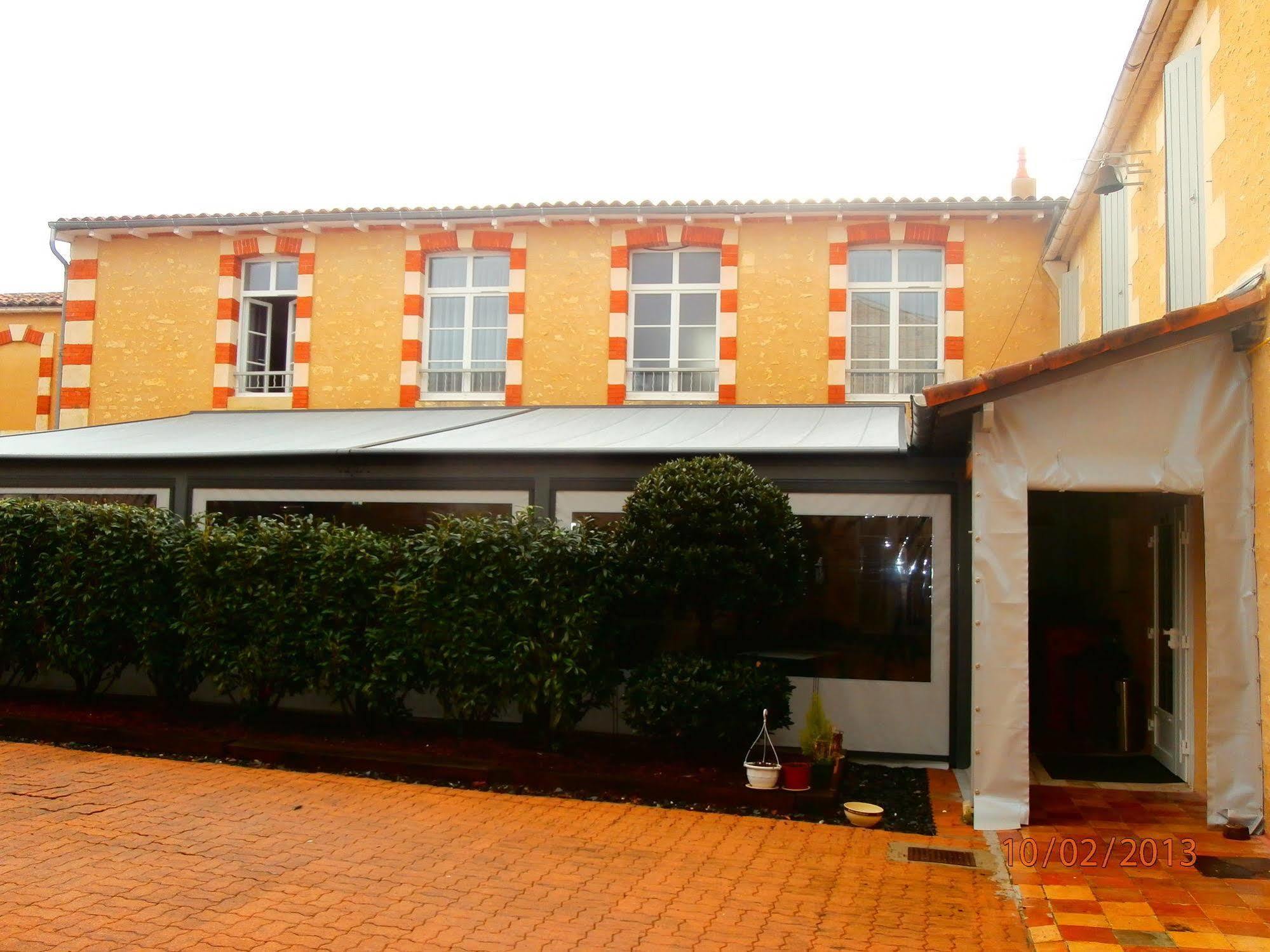 Cit'Hotel Le Commerce Saujon Exterior foto